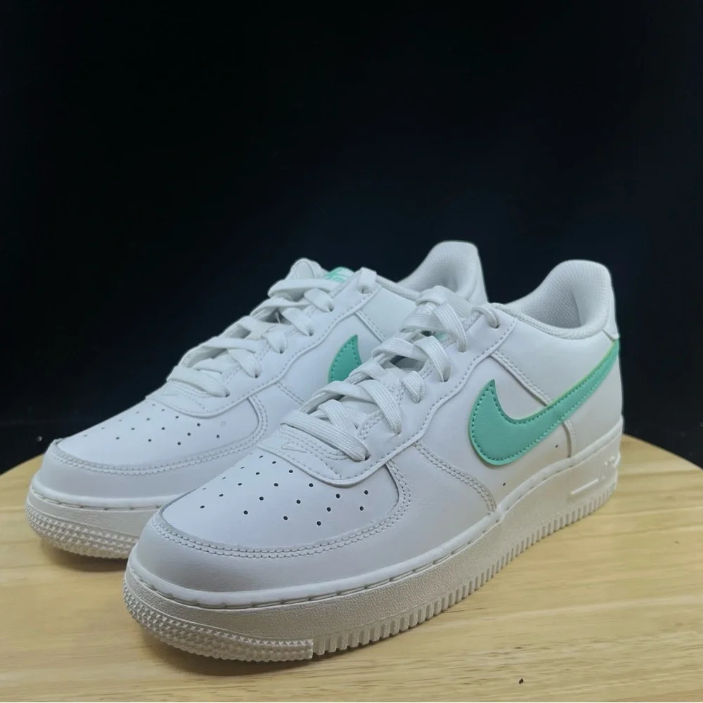 NEW Nike Air Force 1 Low White/Emerald Green DV7762 104 Women’s Sz 8.5/ Size 7Y - Picture 7 of 10